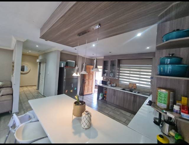 3 BEDROOM HOUSE TO LET IN VANDERBIJLPARK CW 5